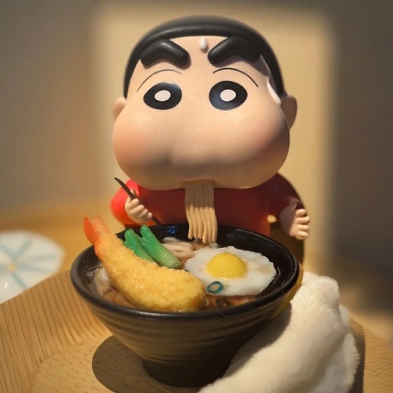Car Accessories Girly - Poupée Crayon Shin-chan de 10cm, ornement